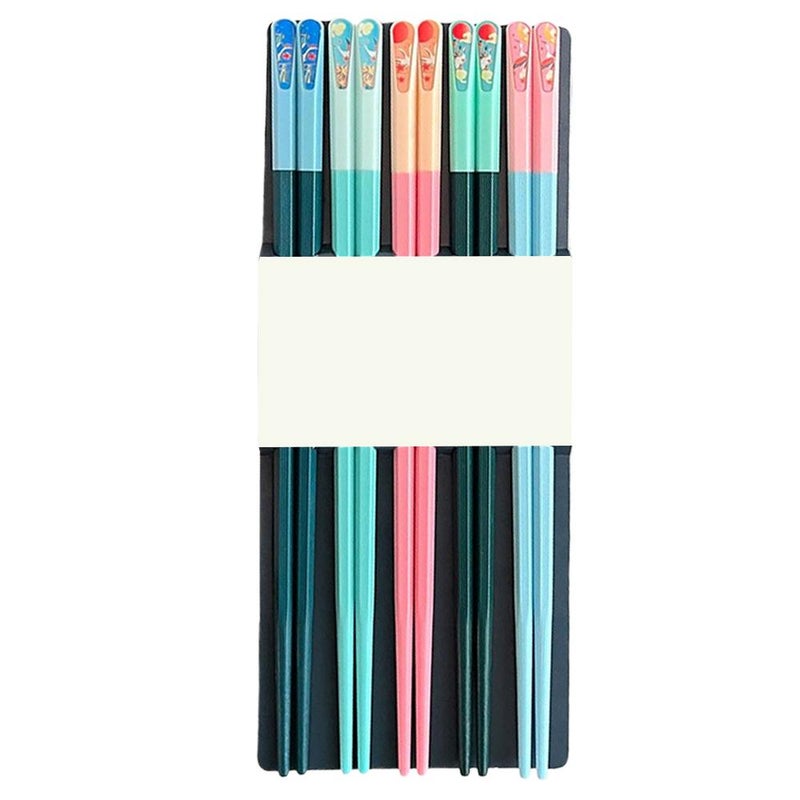 High-quality, aesthetically pleasing kitchen tableware for home use, including individual alloy chopsticks for children.